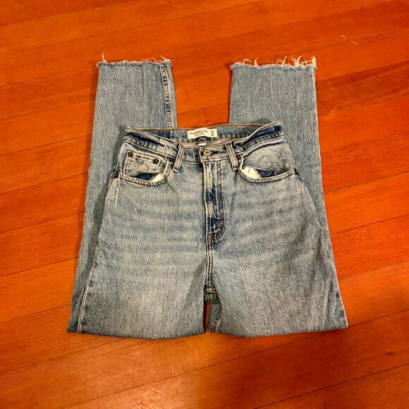 Abercrombie & Fitch Denim - Abercrombie & Fitch 90's Straight Leg High Rise Jeans 25"